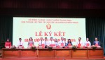 Ảnh: Đại diện lãnh đạo các tỉnh Duyên hải Miền Trung và Tây nguyên ký giao ước thi đua năm 2024