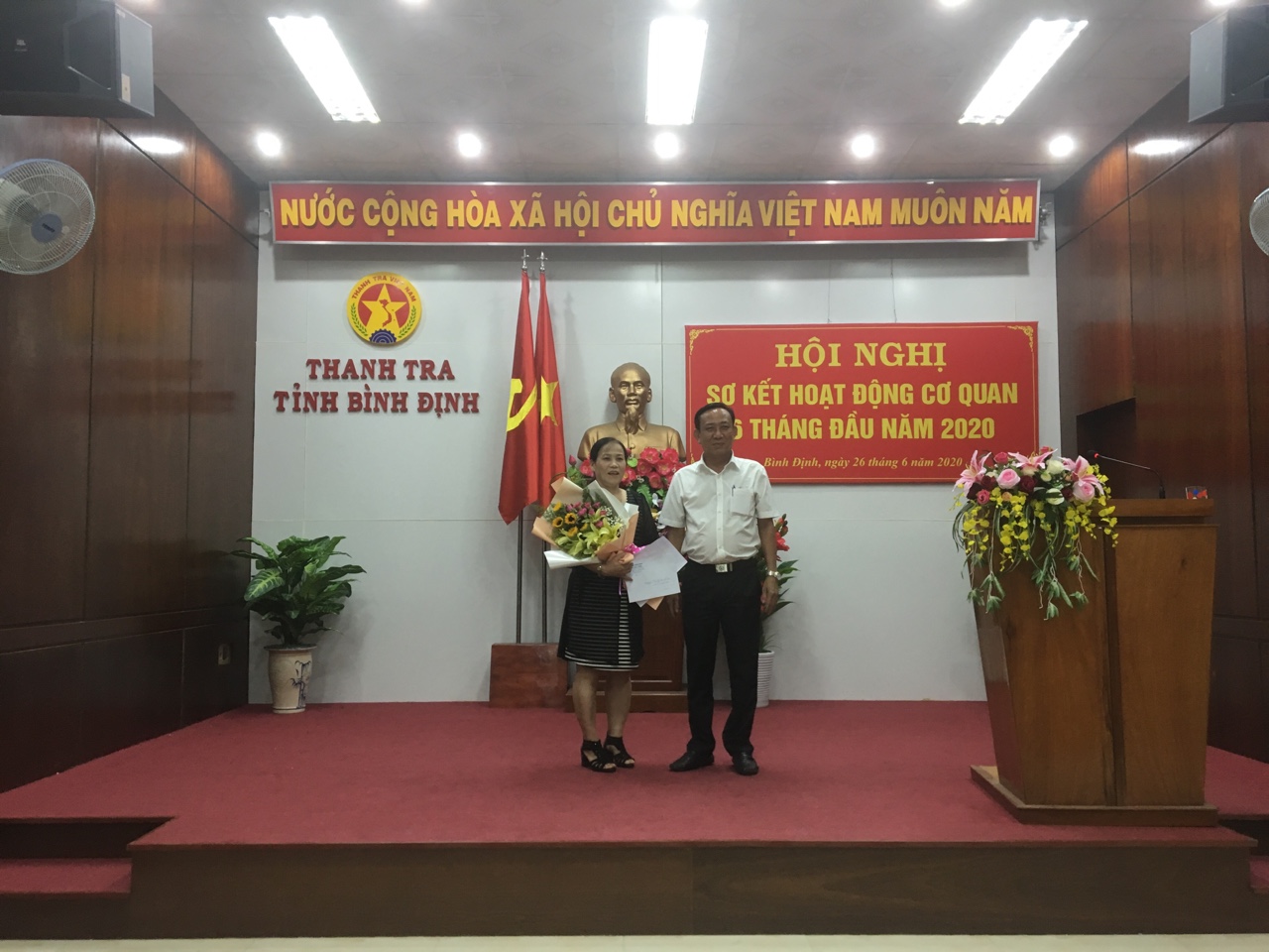 chia tay dc van nghi huu 1