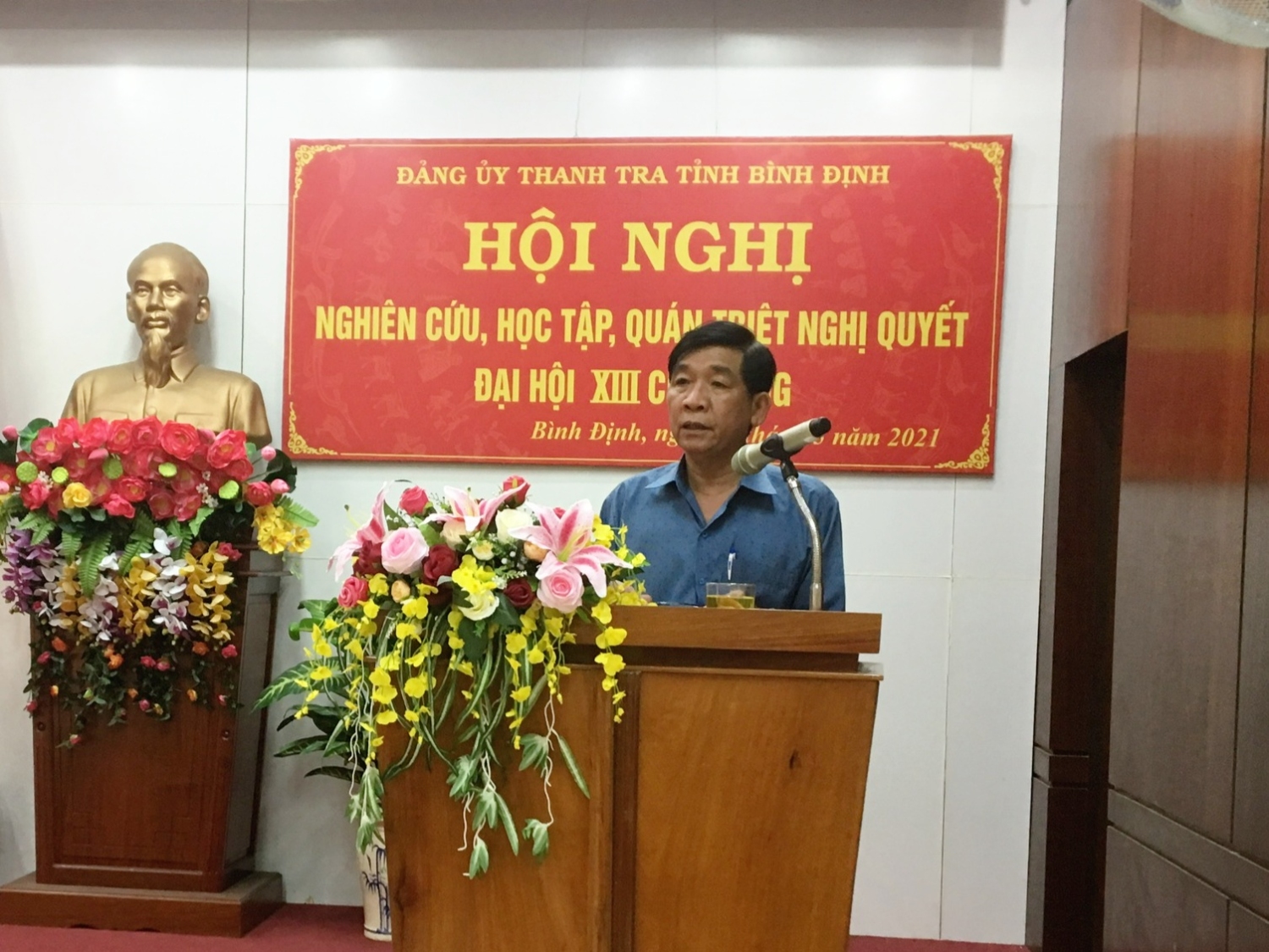 Ảnh: Đ/c Nguyễn Xuân Sơn, Phó Bí thư Đảng ủy phổ biến, quán triệt Nghị quyết Đại hội XIII của Đảng
