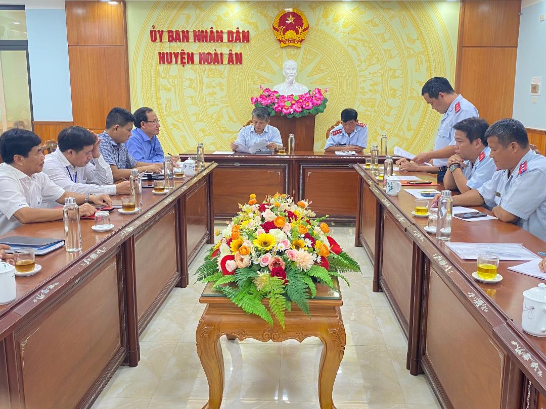 Quang cảnh cuộc họp công bố quyết định thanh tra (Ảnh Minh Trí)