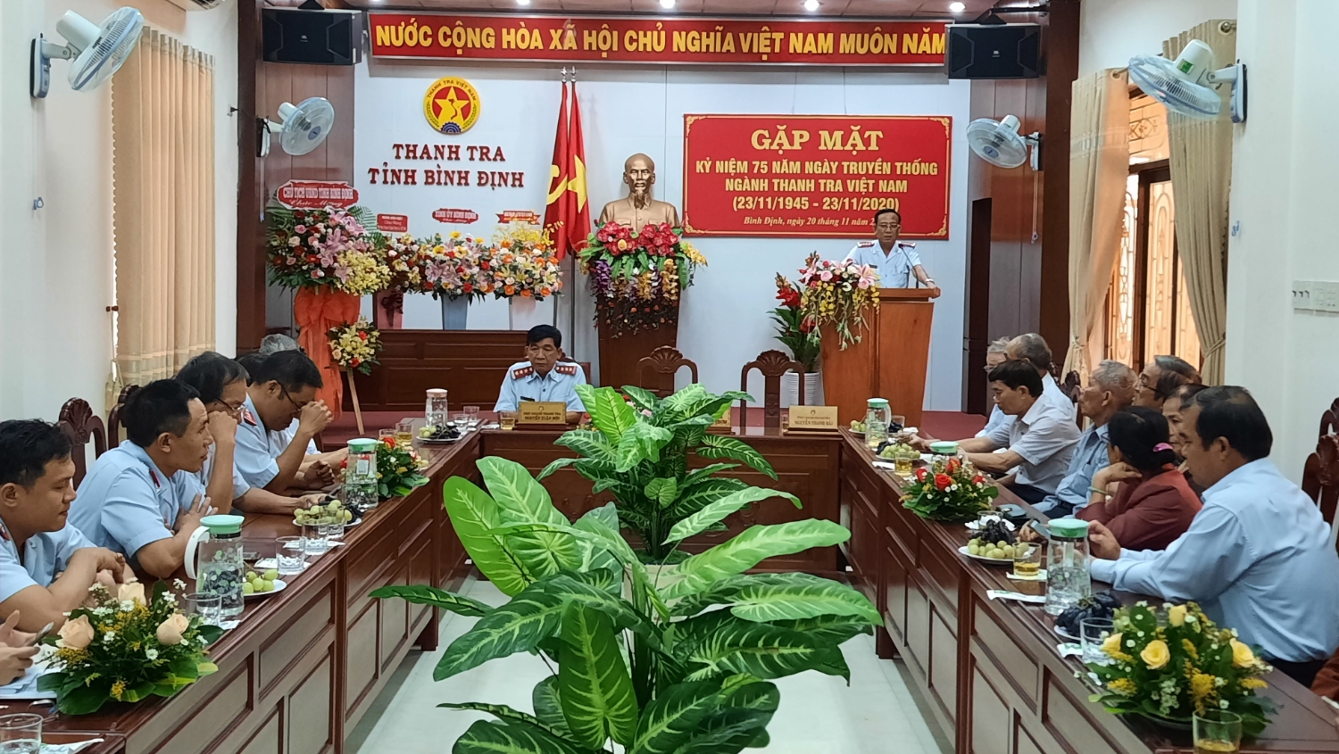 Ảnh: Gặp mặt các thế hệ cán bộ, công chức Thanh tra tỉnh Bình Định nhân kỷ niệm 75 năm Ngày Truyền thống Thanh tra Việt Nam