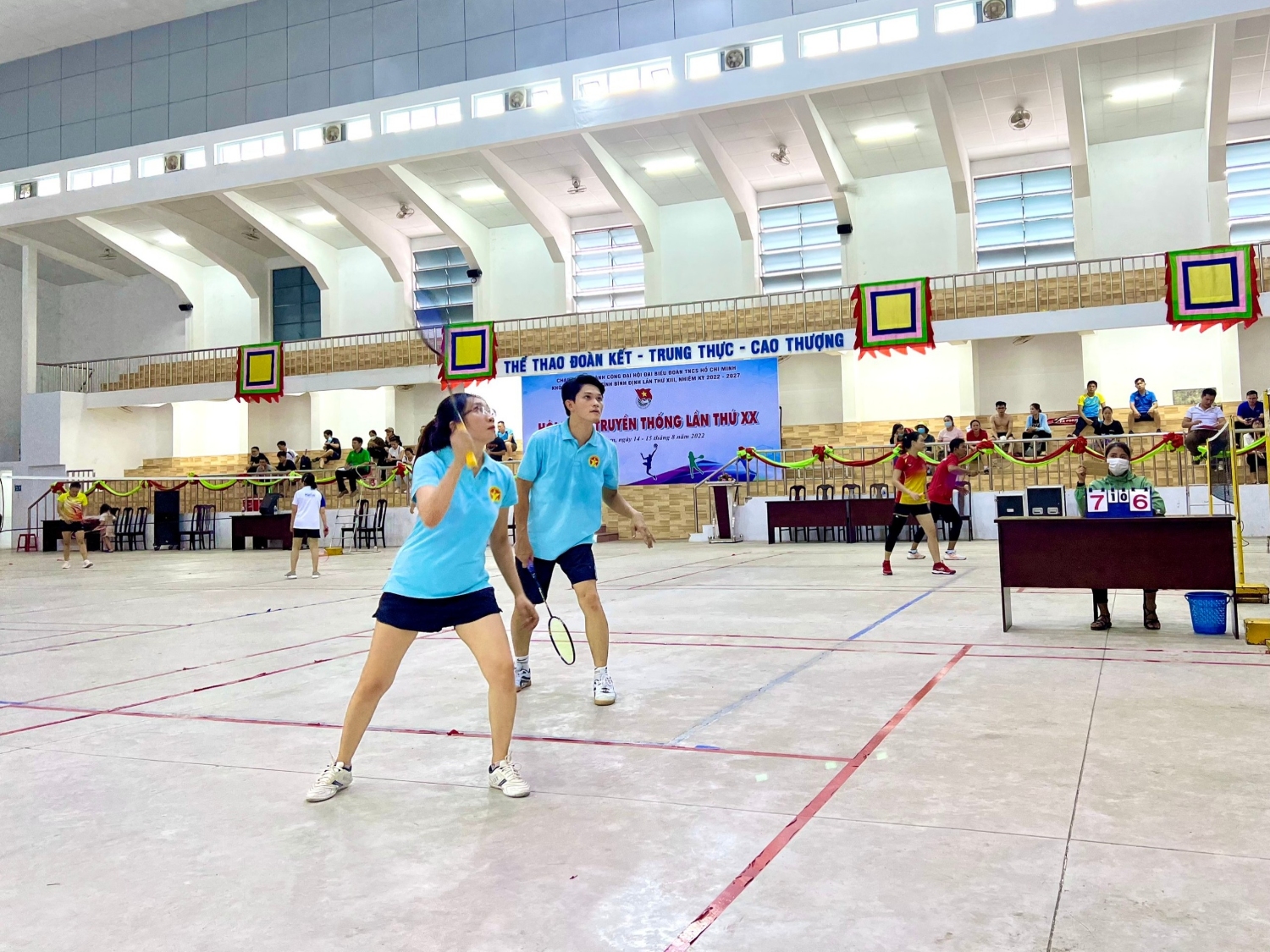 Ảnh: Các vận động viên chi đoàn Thanh tra tỉnh đang thi đấu