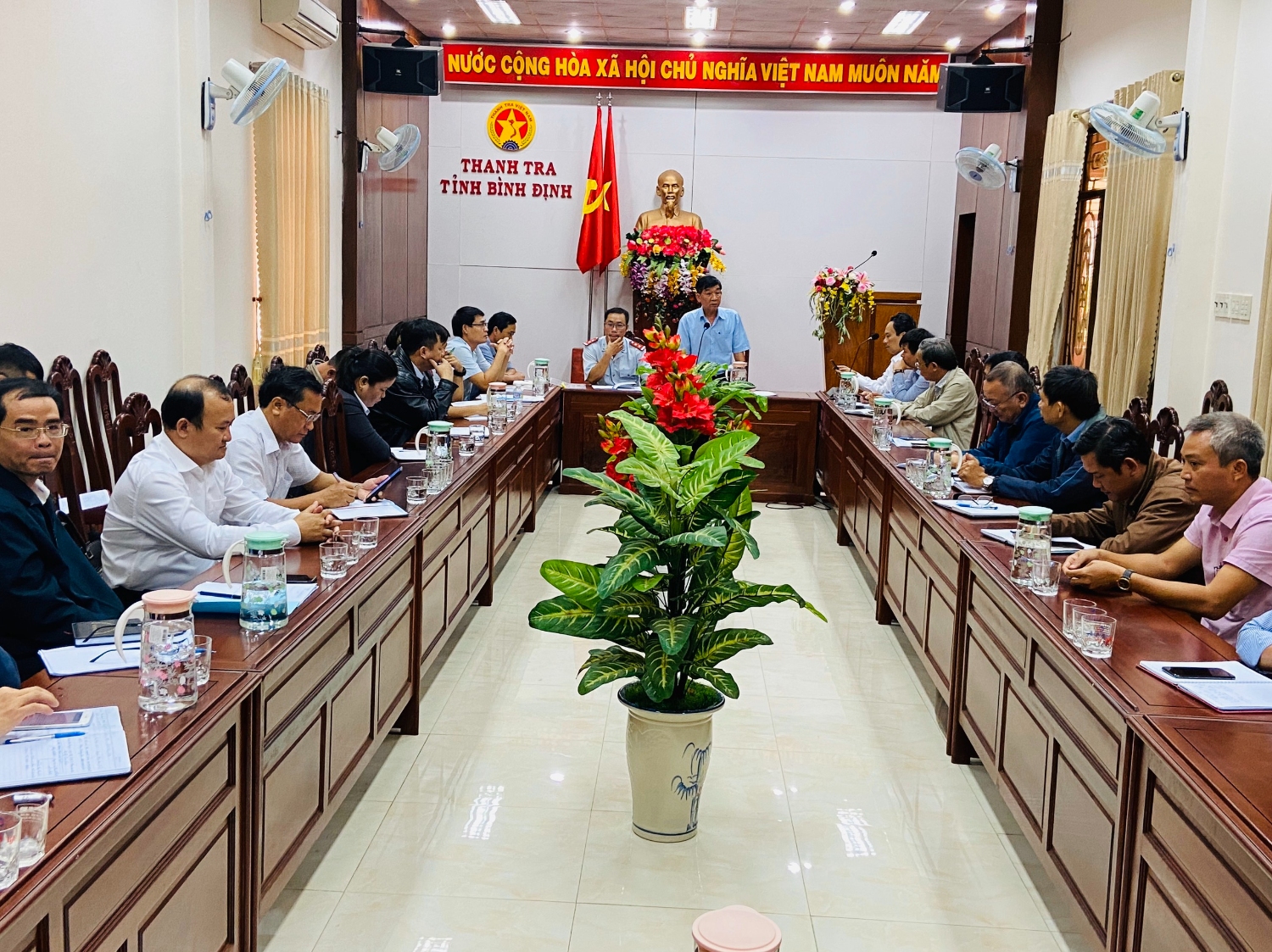 Ảnh cuộc họp công bố Quyết định thanh tra tại các cụm công nghiệp, tiểu thủ công nghiệp tên địa bàn tỉnh