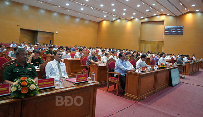 Các đại biểu tham dự Hội nghị tại điểm cầu Trung tâm Hội nghị tỉnh. Ảnh: N.HÂN